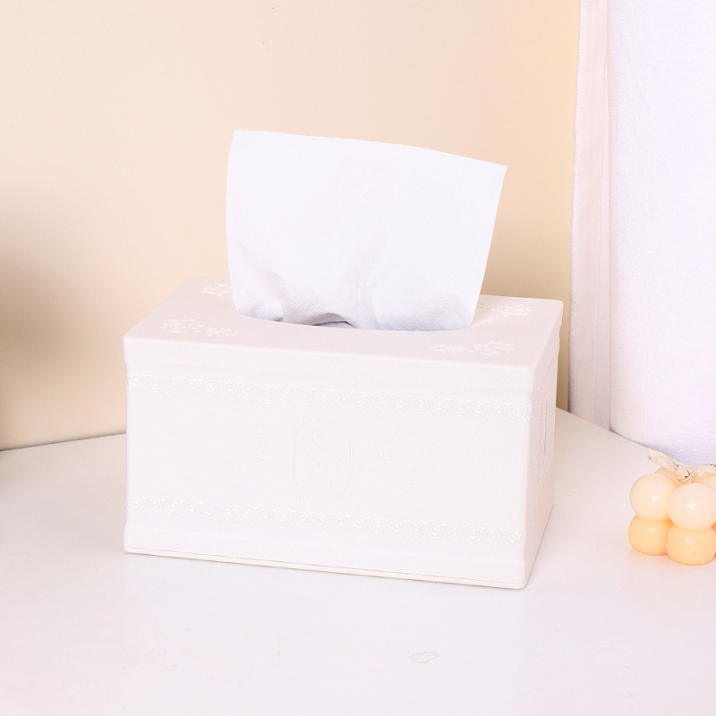 علبة مناديل صغيرة منقوشة (أبيض)
