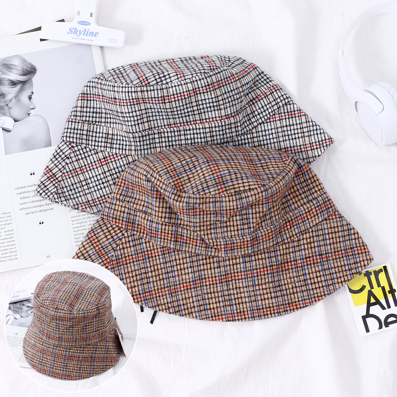 قبعة دلو بنقشة مربعات كلاسيكية