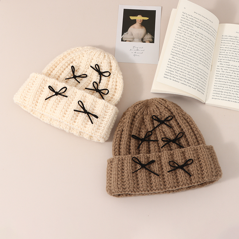 قبعة محبوكة بعقدة منعشة