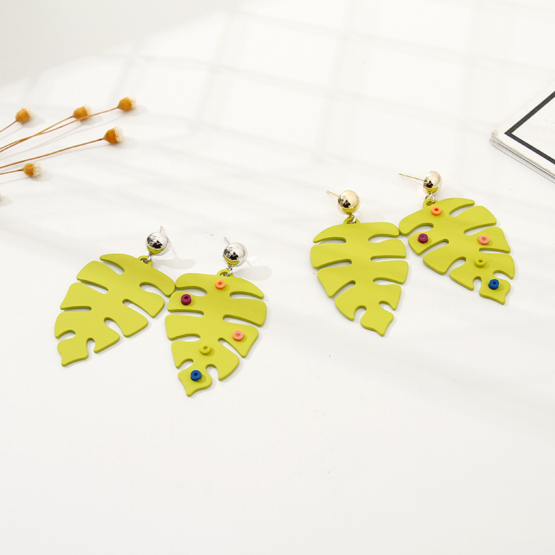 أقراط ورقة ناعمة