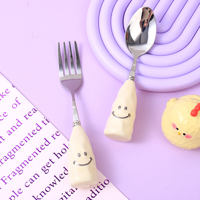 أدوات طاولة جبن مبتسمة إبداعية