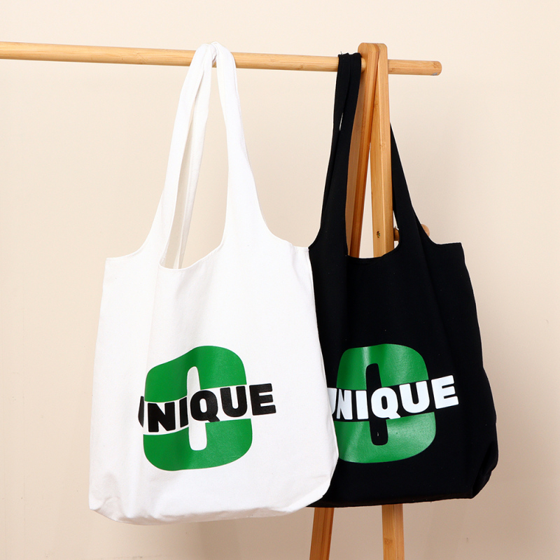 حقيبة كانفاس بحروف بسيطة على شكل صدرية