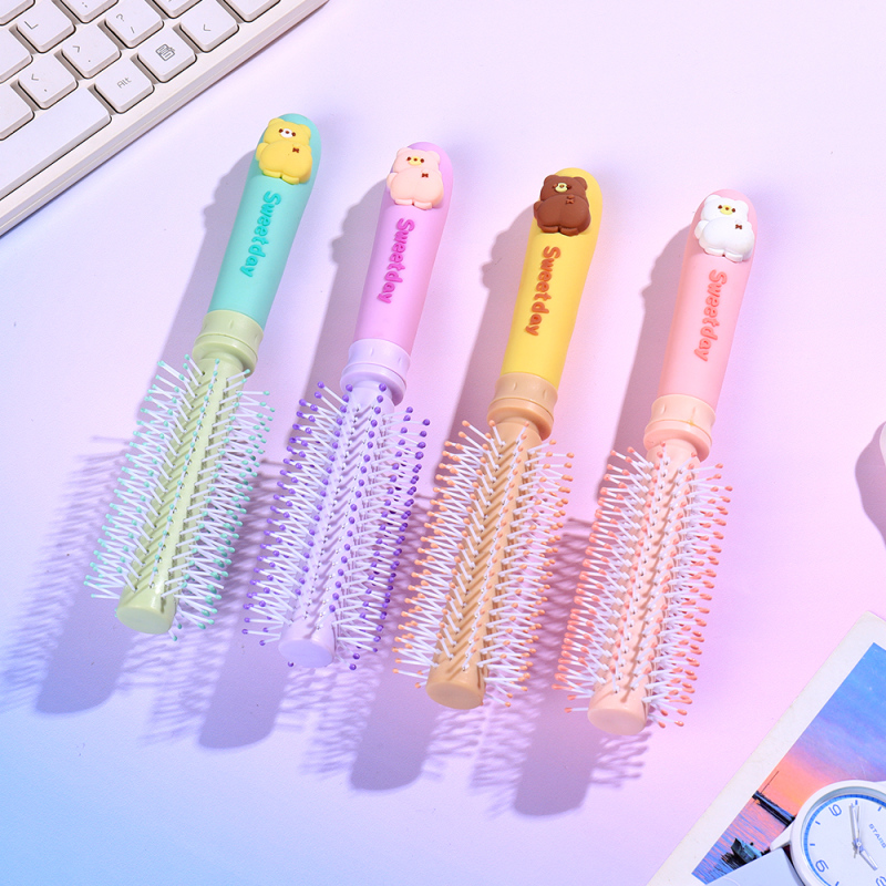 فرشاة شعر مجعدة يوم حلو