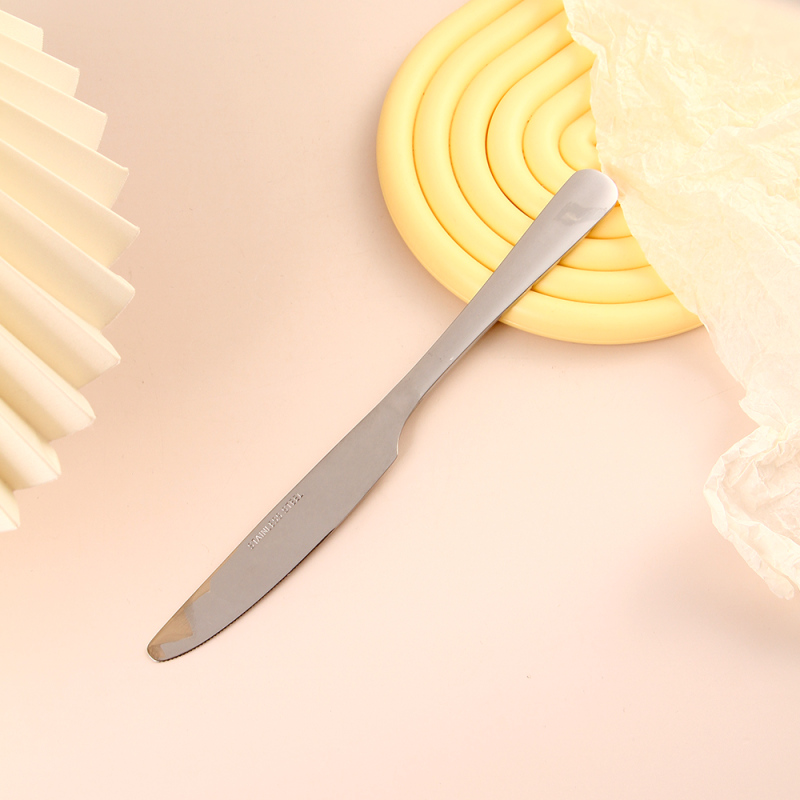 سكين طاولة ستانلس ستيل كلاسيكي (فضي)