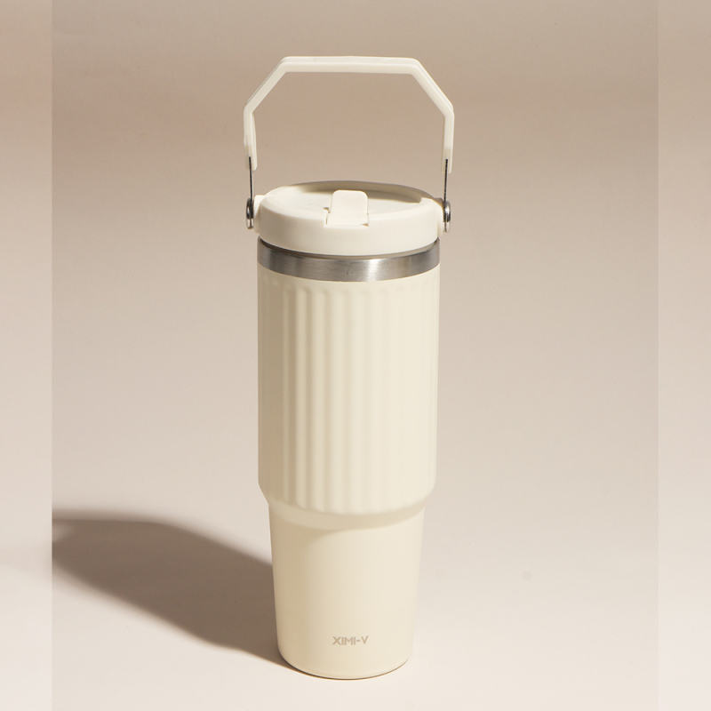 كوب حراري عمودي قابل للحمل بخطوط عمودية 900 مل (بيج)