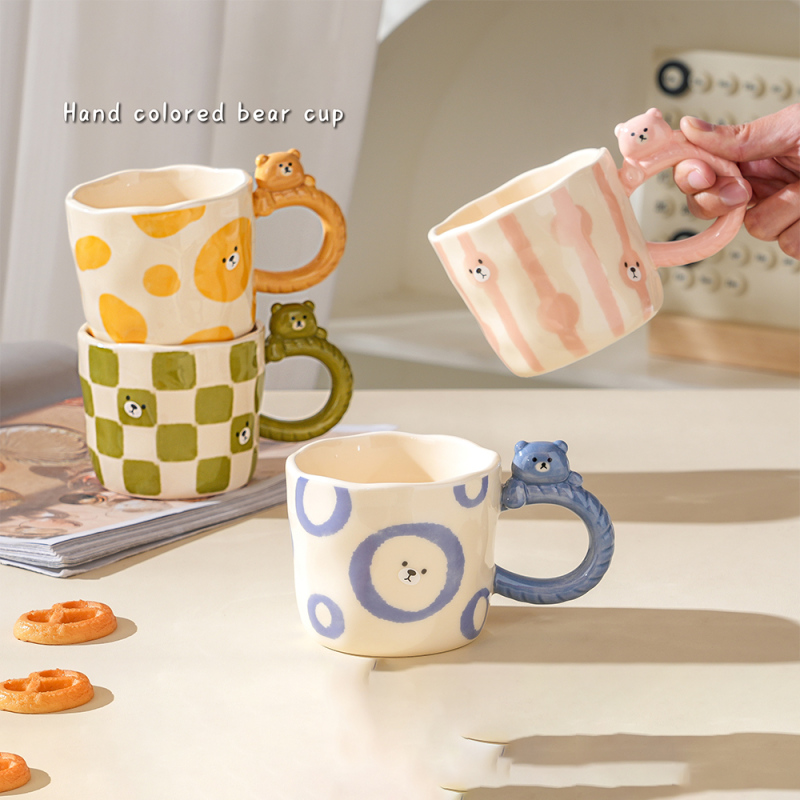 كوب سيراميك إبداعي مرسوم يدويًا على شكل دب