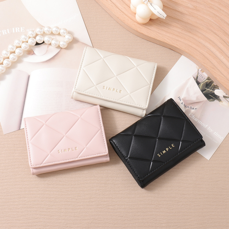 محفظة نسائية كلاسيكية قابلة للطي بشكل ماسي