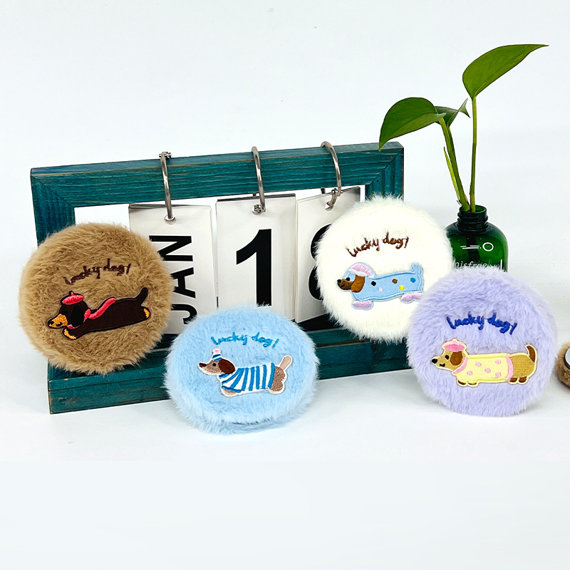 مرآة محمولة مطرزة من سلسلة الكلب داشهند