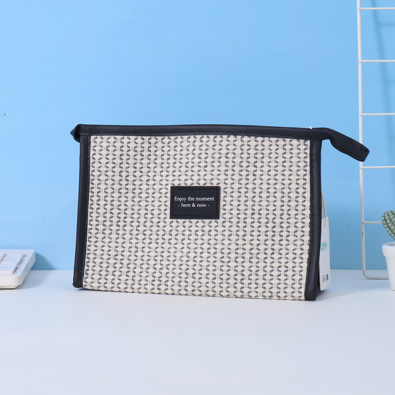 حقيبة مكياج منسوجة بشكل شبه منحرف (أسود)