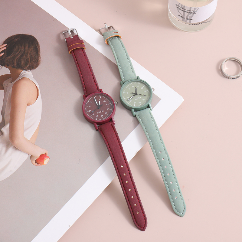 ساعة أزياء فريدة بسيطة