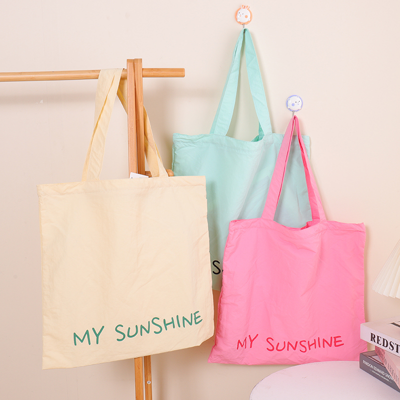 حقيبة كانفاس كبيرة بسلسلة ألوان المعكرون البسيطة