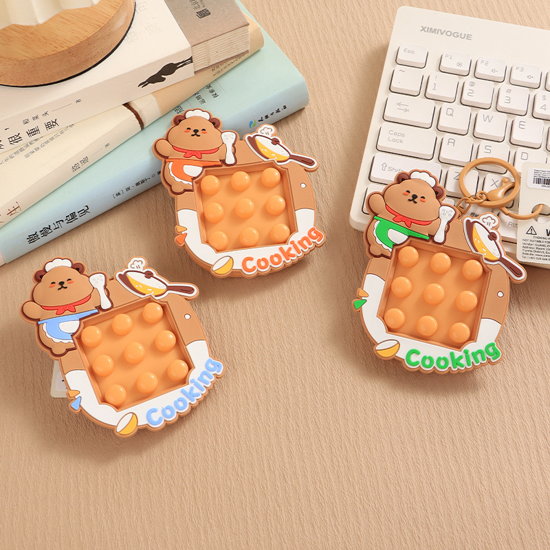 سلسلة مفاتيح تخفيف التوتر مخبوزات كيوت كابيبارا S033