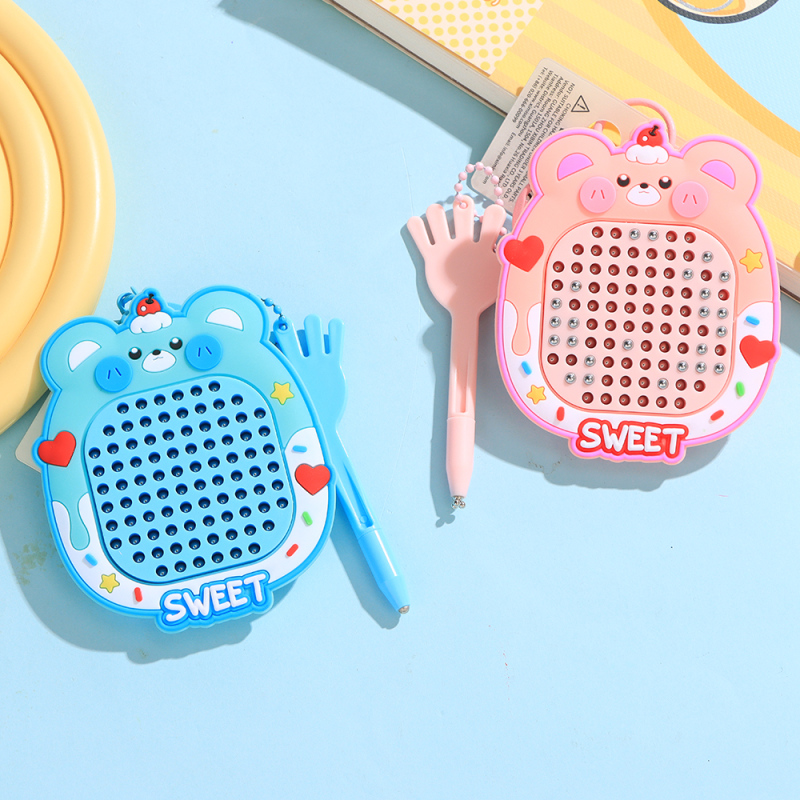 سلسلة مفاتيح تخفيف التوتر كرة فولاذية مغناطيسية دب الحب