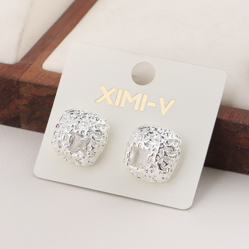 أقراط تثبيت ستايل بريميوم إحساس ترندي #05