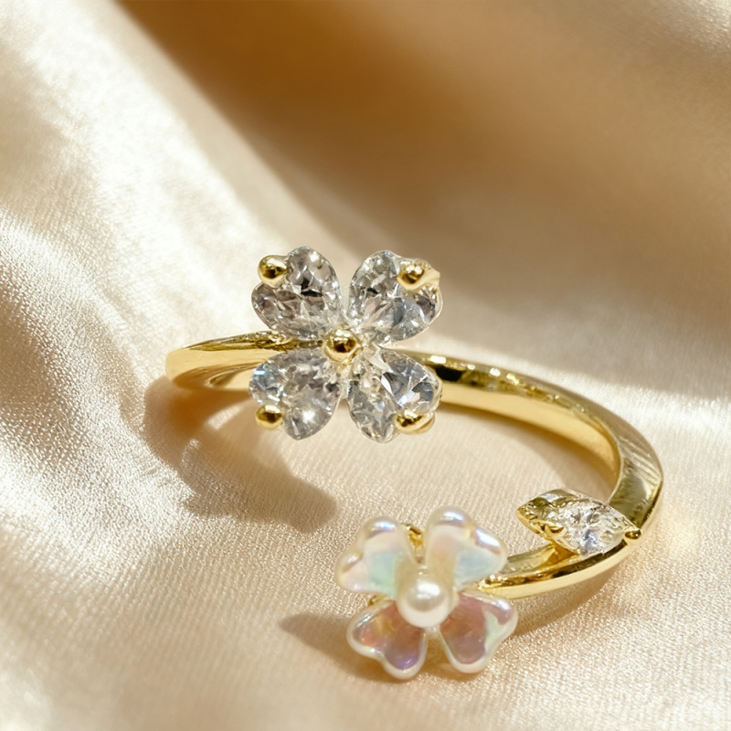 خاتم مفتوح ورقة برسيم بأربع أوراق ذهبي