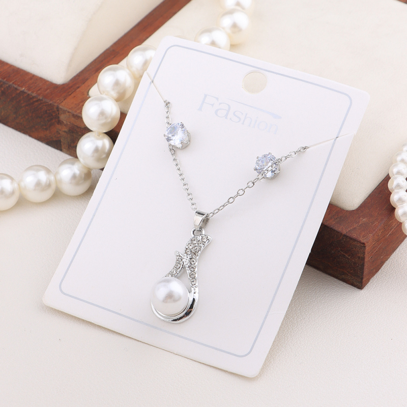 طقم مجوهرات أقراط وقلادة رقيقة رقم 08