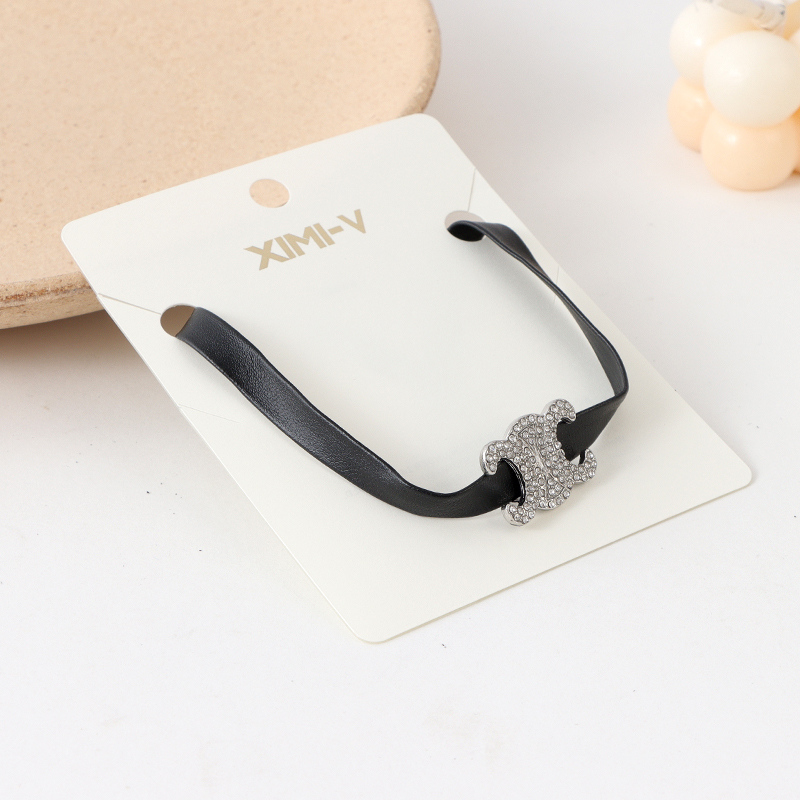 طوق قلادة كلاسيكي