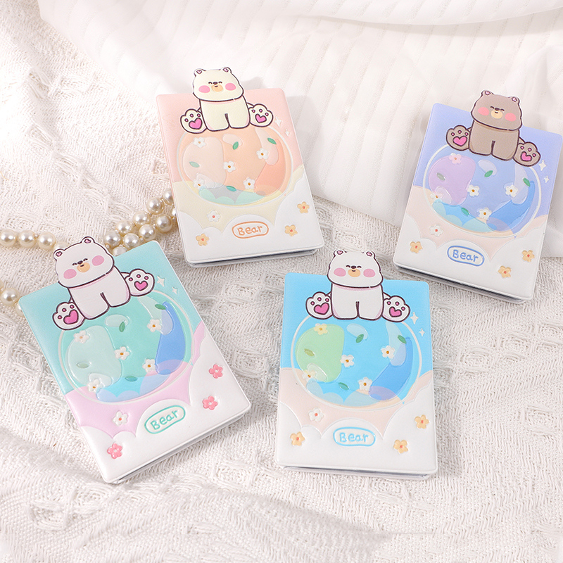 مرآة محمولة مستطيلة منقوشة بتصميم الأزهار