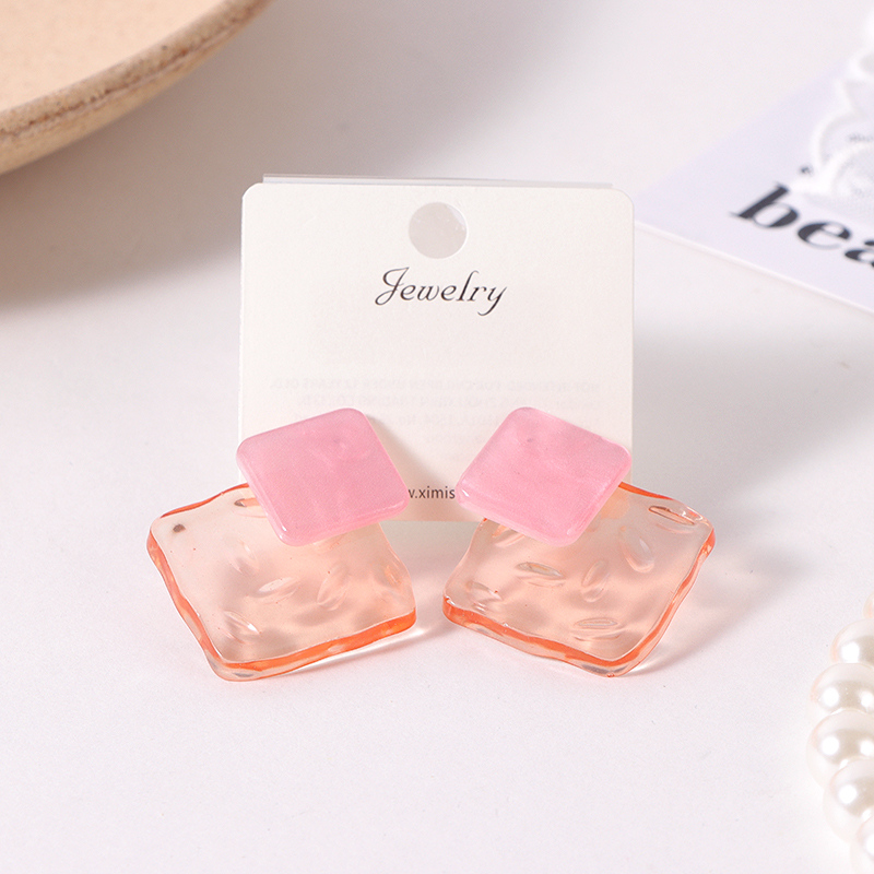 أقراط مسمار بسيطة وناعمة