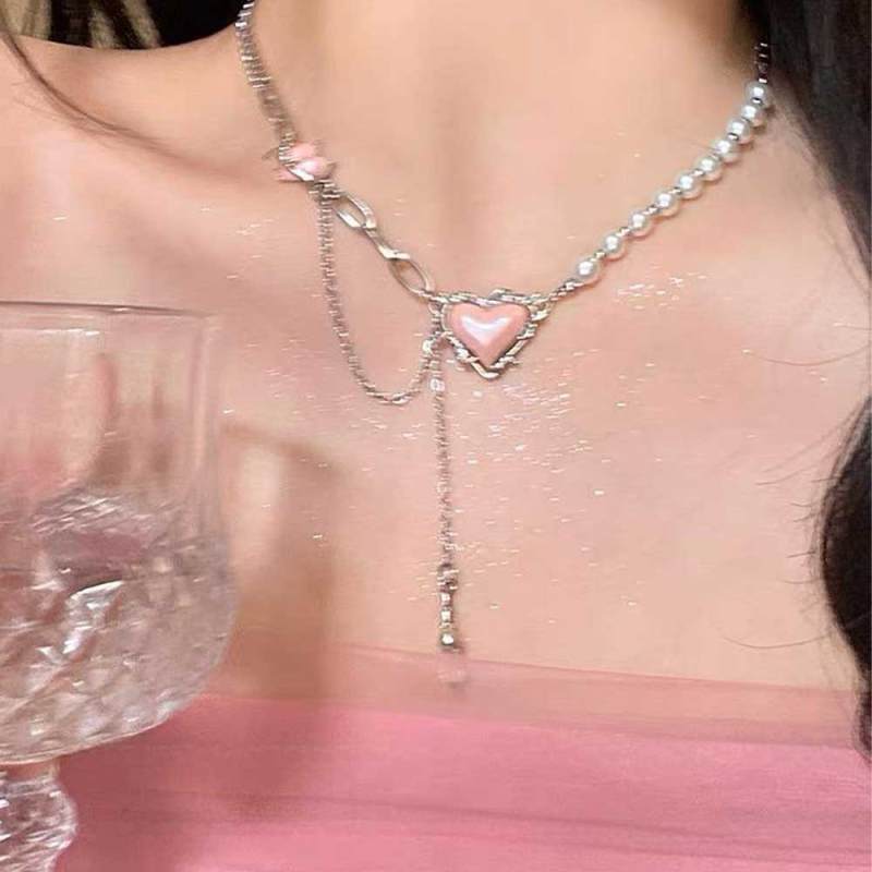 قلادة لؤلؤ عصرية متصلة