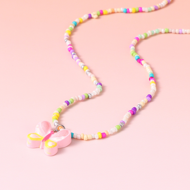 قلادة خرز الفراشة