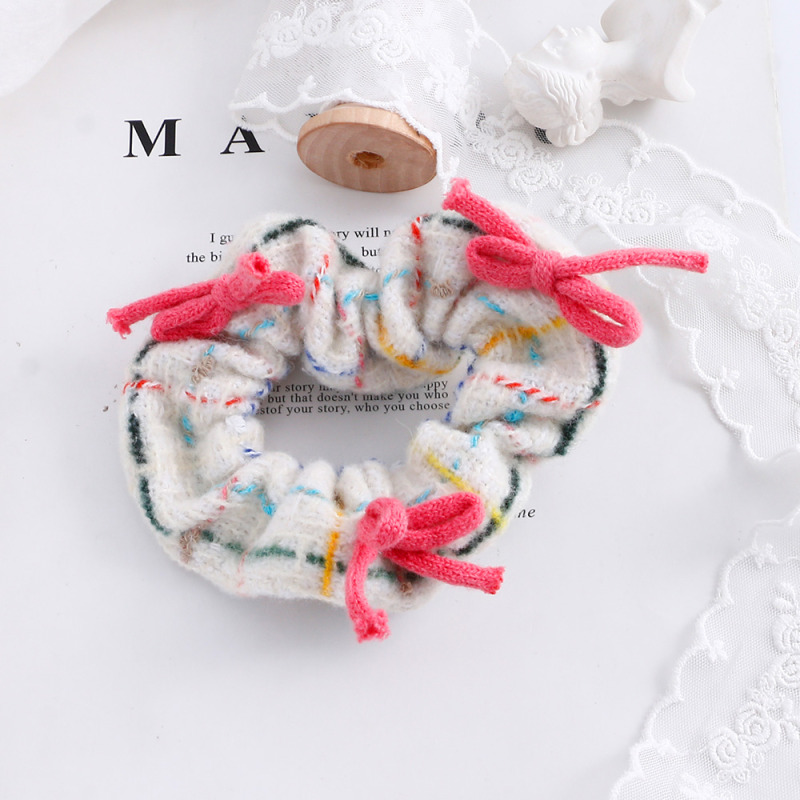 ربطة شعر صغيرة محبوكة ملونة