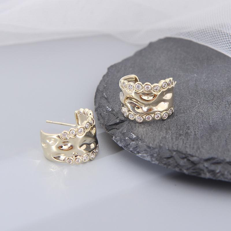 حلق معدن حجري