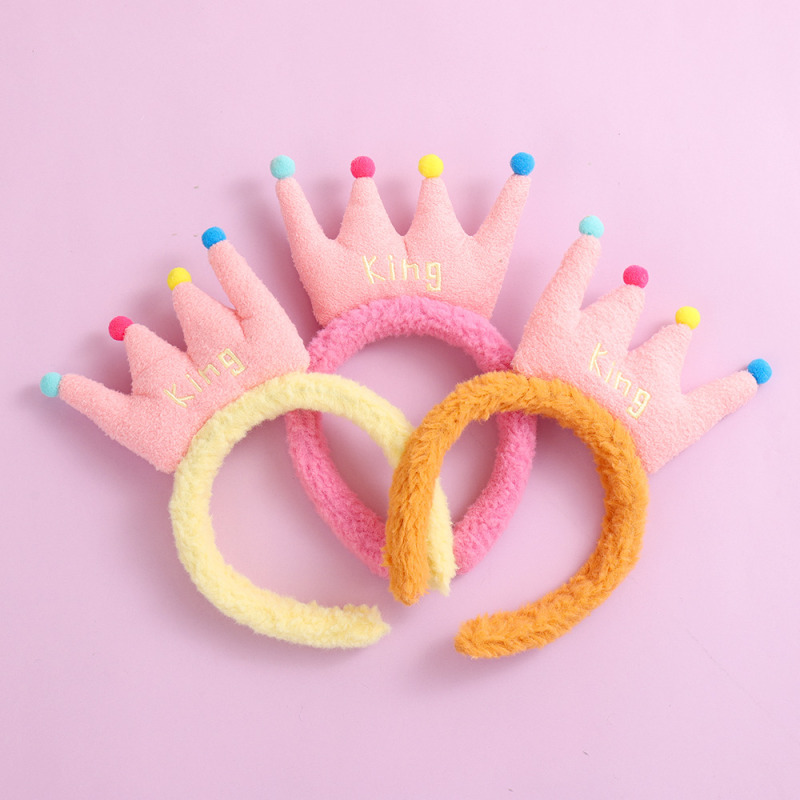 عصابة رأس تاج قطيفة كلاسيكية