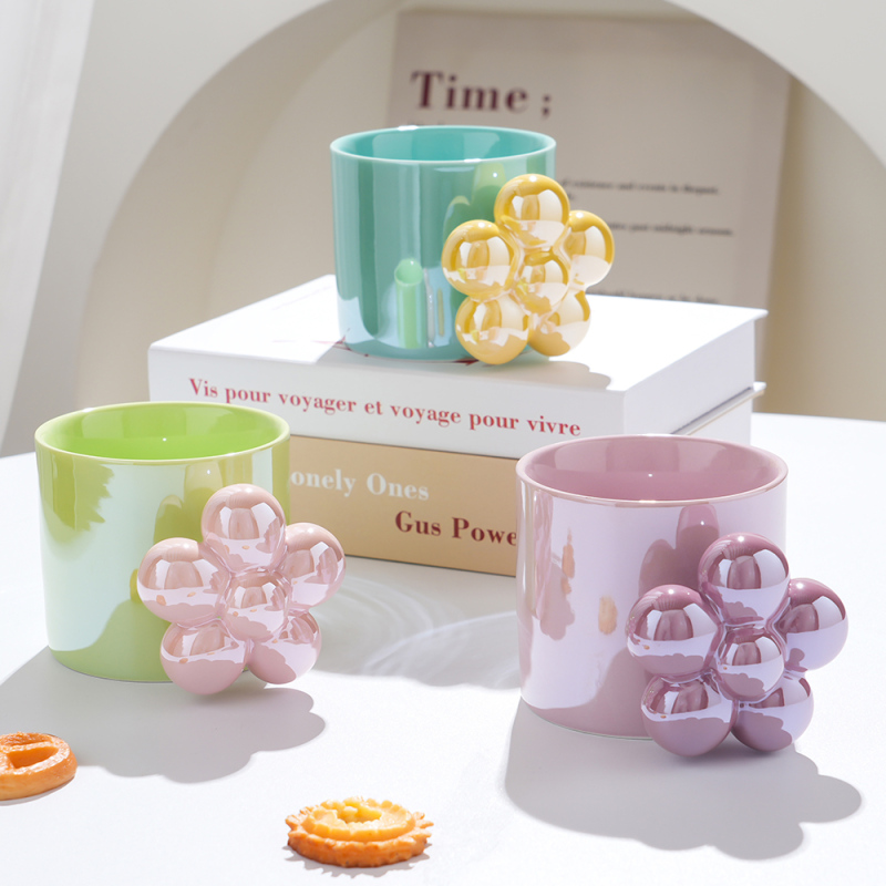كوب سيراميك إبداعي بمقبض زهرة
