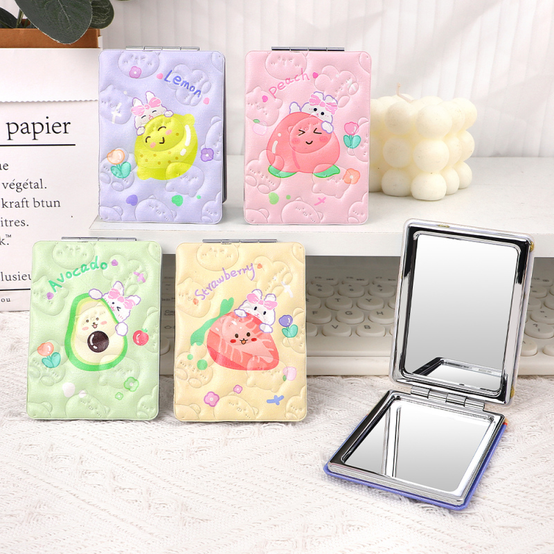 مرآة محمولة مربعة منقوشة بتصميم حيوانات أليفة