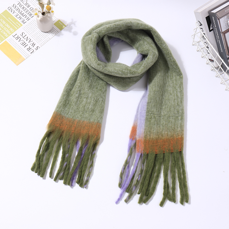 وشاح بسيط شائع بتباين الألوان - أخضر