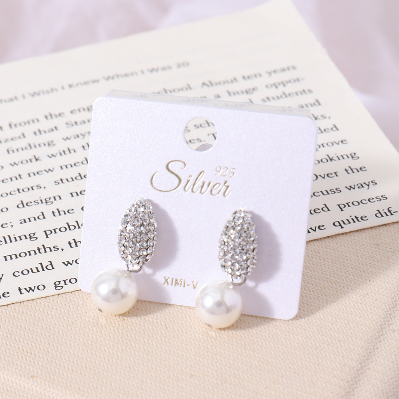 أقراط ناعمة متوسطة للسيدات رقم 40