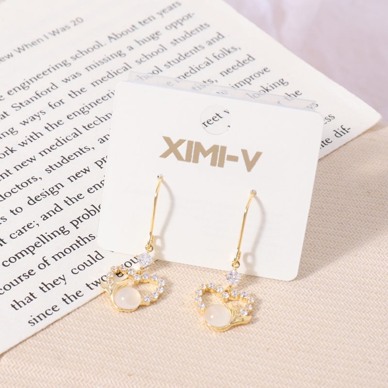 أقراط متوسطة تناسب جميع الإطلالات رقم 05