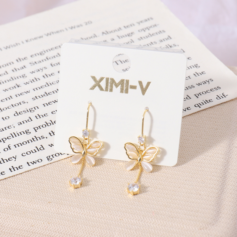 أقراط متوسطة تناسب جميع الإطلالات رقم 16