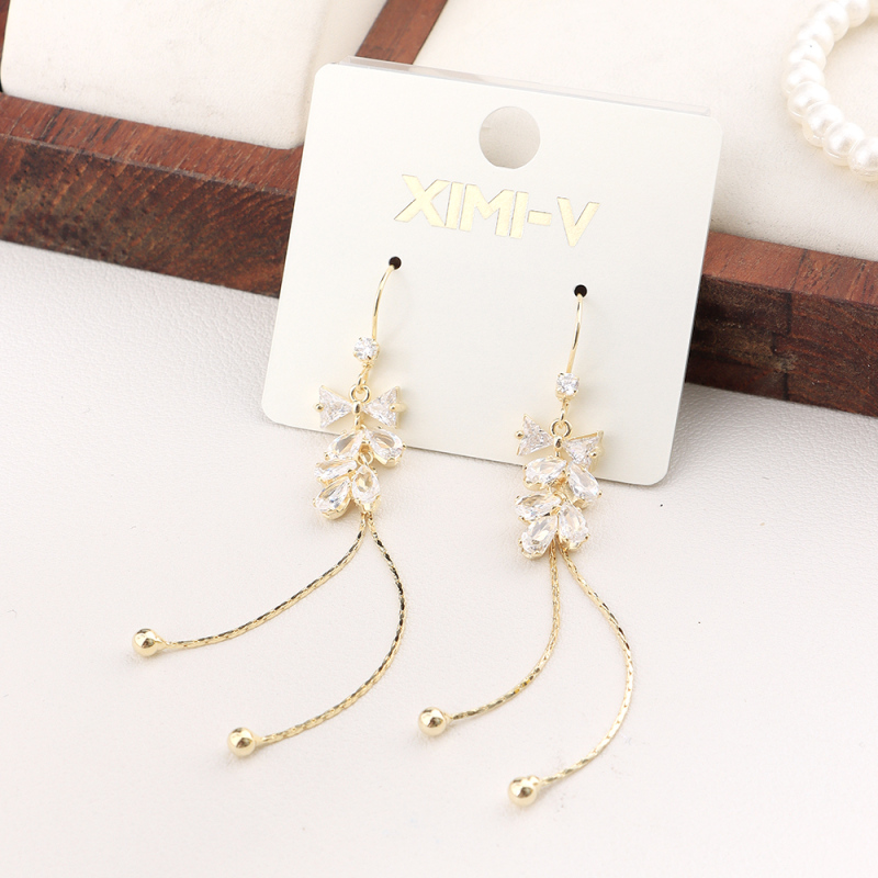 قرط طويل رقيق للسيدات بشرابة رقم 08