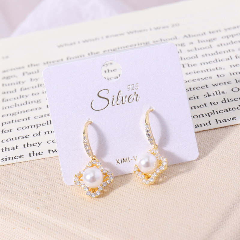 أقراط متوسطة تناسب جميع الإطلالات رقم 51